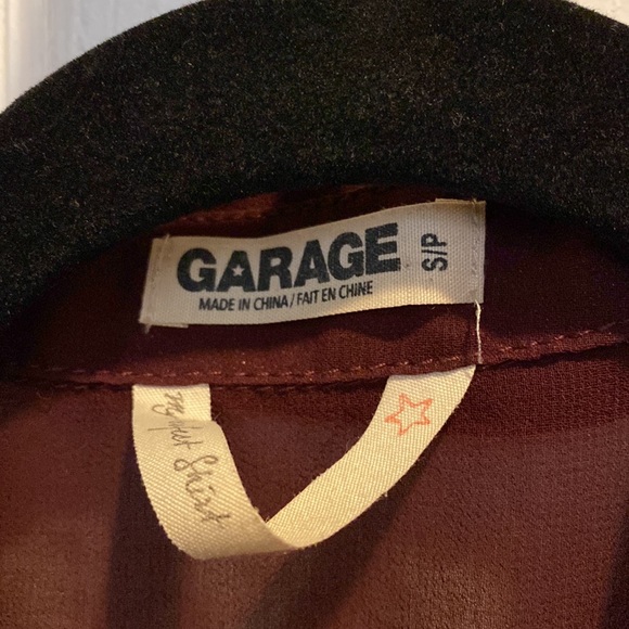 🎉2/$20 Sheer GARAGE button-up - Picture 2 of 2